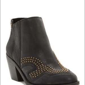 Maiaa studded bootie s 8.5